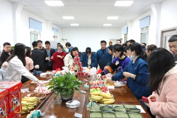 熱辣春日，滾燙人生 | 奧楷機械為女員工發放"女神節"禮物